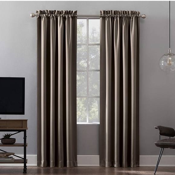 Sun Zero - 52468 Oslo Theater Grade Extreme 100% Blackout Rod Pocket Panel - Picture 5 of 6